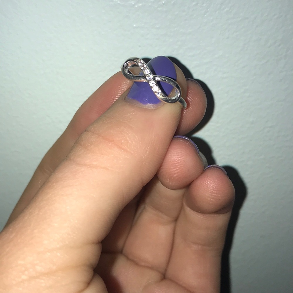 Darling diamond infinity ring - Picture 6 of 7